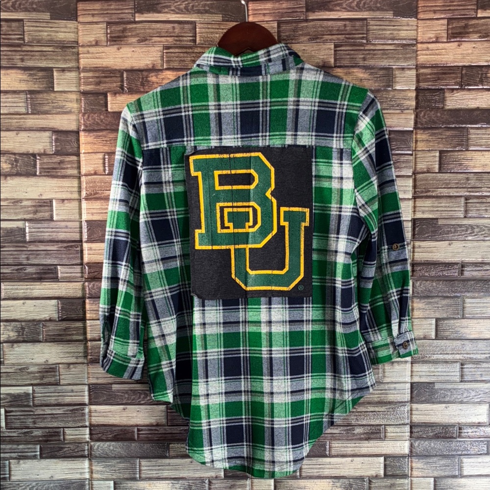 EUC Medium Unbranded Baylor University Green and Blue Plaid Button-Up Shirt - Picture 2 of 10